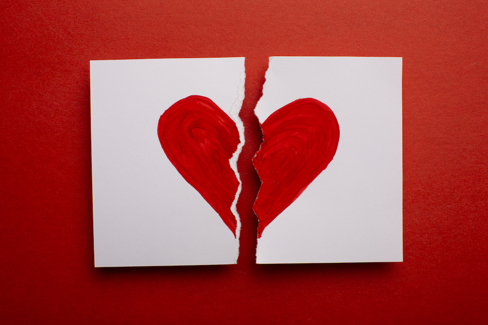 Dessin coeur déchiré brisé rupture amoureuse thérapie couple